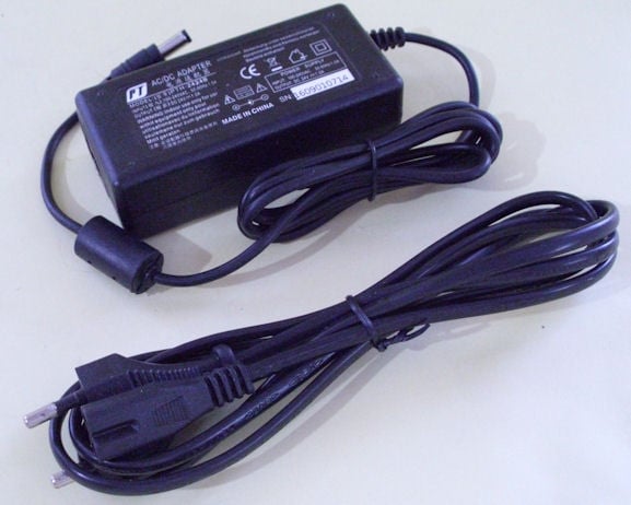 Захранване Aдаптeр от 220V на 24VDC / 1A импулсен,стабилизиран